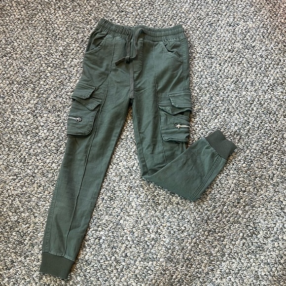 Women’s cargo joggers - Picture 1 of 4